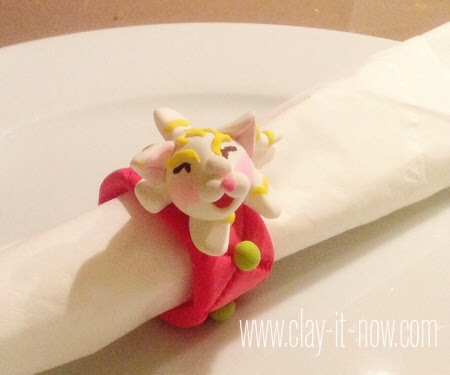 kittynapkinring-airdryclay-easyprojectforkids-final craft project