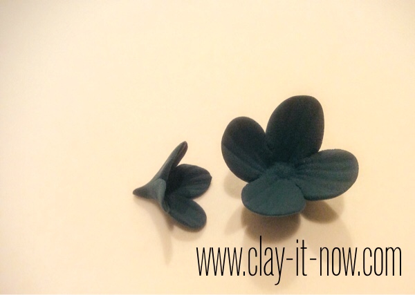 7518-step7-blue lilac hairpin-fourthofjulyhairaccessoriesidea-bluelilac