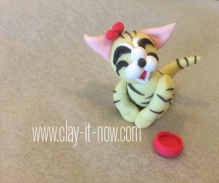 cat on the pillow pencil topper-claycatfigurine-15